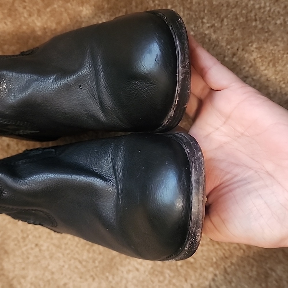 Frye Molly Gore Short Ankle Boots Black Leather W 7 1/2 - Picture 3 of 13